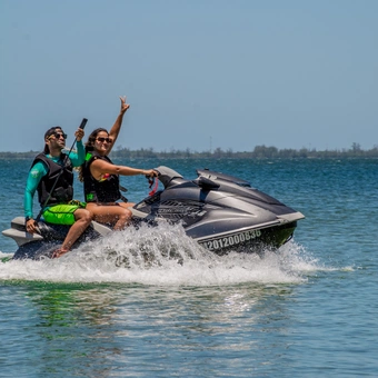 Passeio de Jet ski nas Ilhas Tijucas