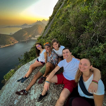 Trilha e escalada no Pão de Açúcar ao pôr do sol
